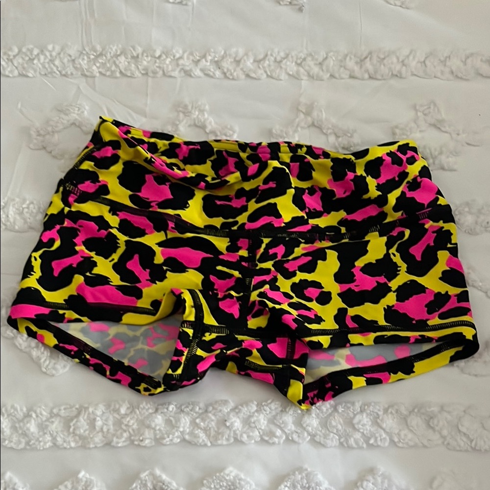 FLEO Women’s Pink and Yellow Leopard Print Shorts size small